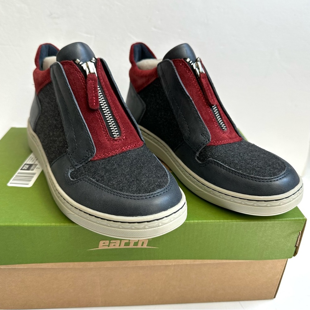 Earth Zane Leather Blue and Red Ankle Sneakers Size 8 NWT - Picture 2 of 10